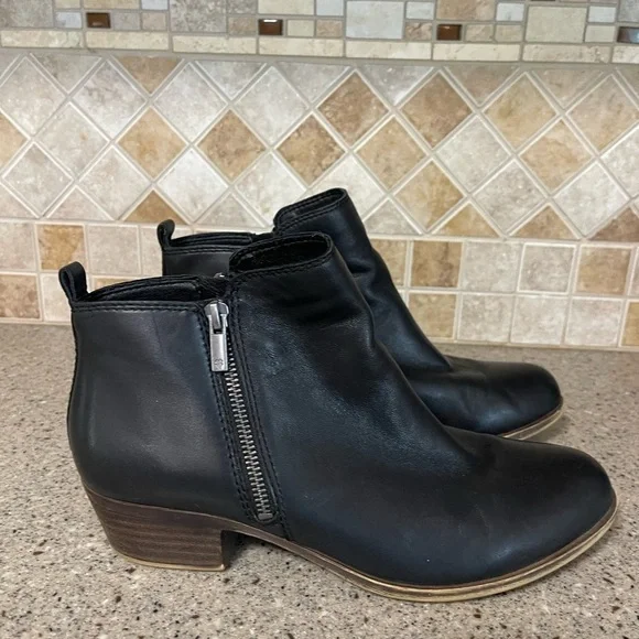 Lucky Brand Women’s Basel Leather Black Bootie in Size 10W - Picture 3 of 10